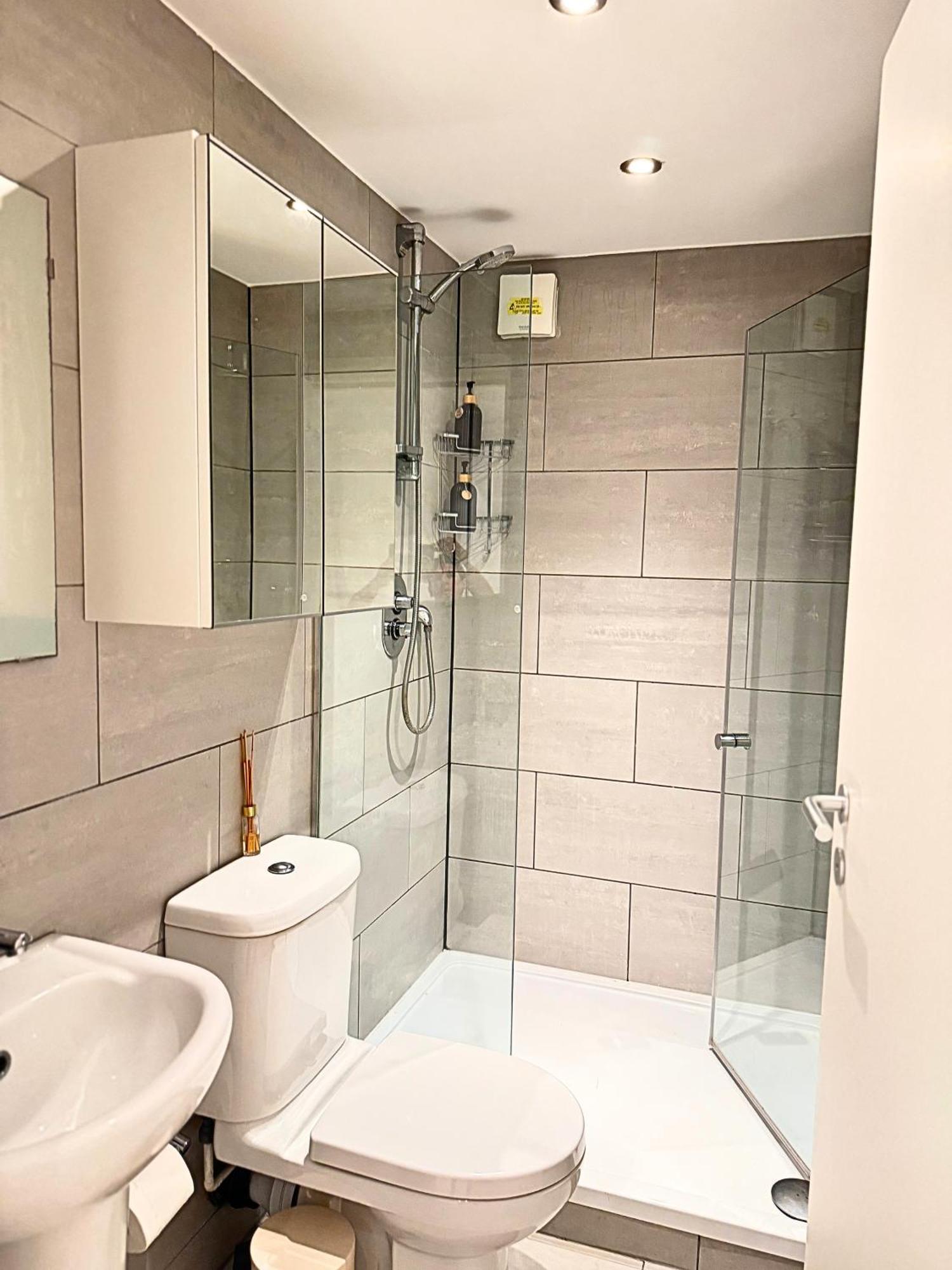 The Heart Of Kensington Mews - 3 Bedrooms House-Private Entrance-Hyde Park Walk Away-Green Park 9 Minutes Underground- The Best Of London With Glamour Of Kensington 외부 사진