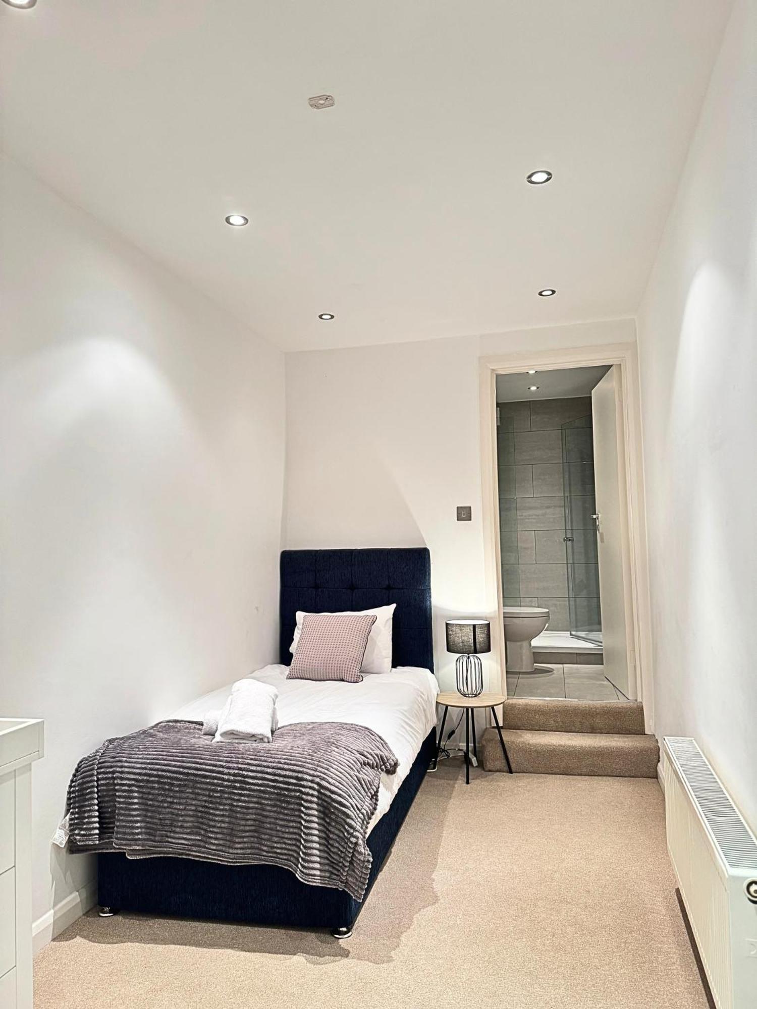 The Heart Of Kensington Mews - 3 Bedrooms House-Private Entrance-Hyde Park Walk Away-Green Park 9 Minutes Underground- The Best Of London With Glamour Of Kensington 외부 사진
